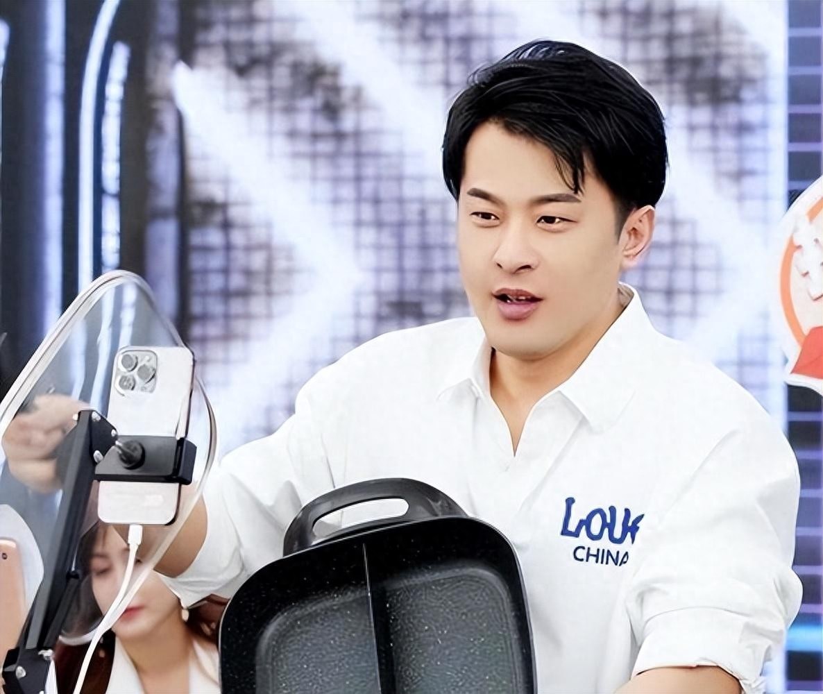 顶级网红收入高不高_娱乐八卦中的网红有哪些-_网红直播带货收入排行