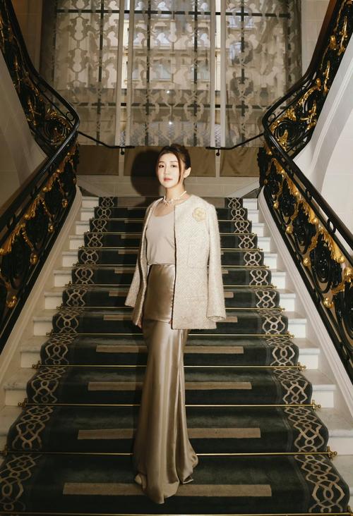 进军娱乐圈是啥？揭秘从“圈外人”到“圈内人”的三个真相